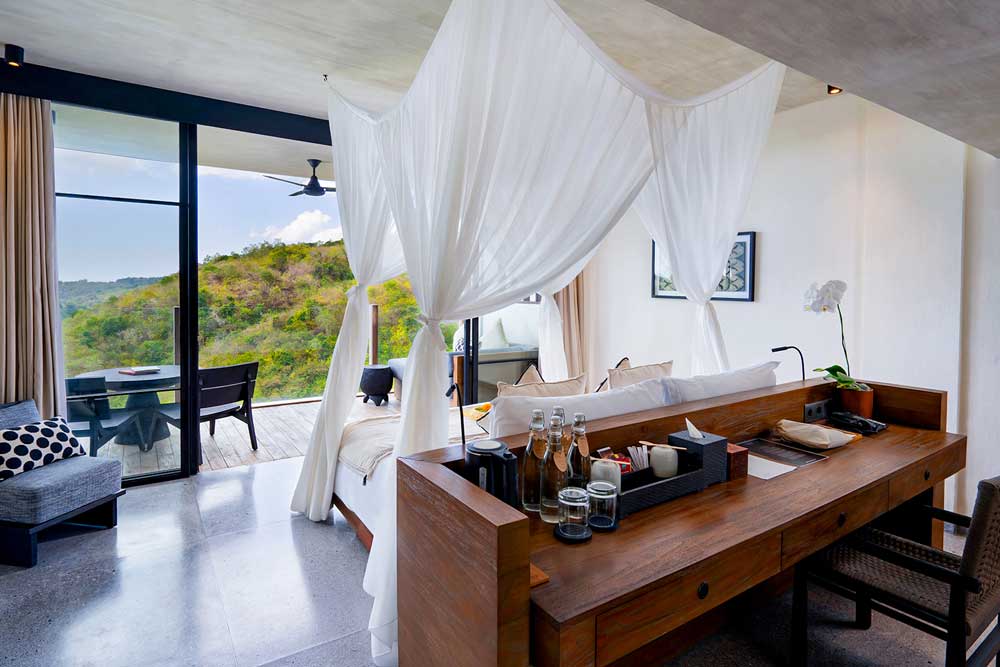 Deluxe Room Balcony with Valley View